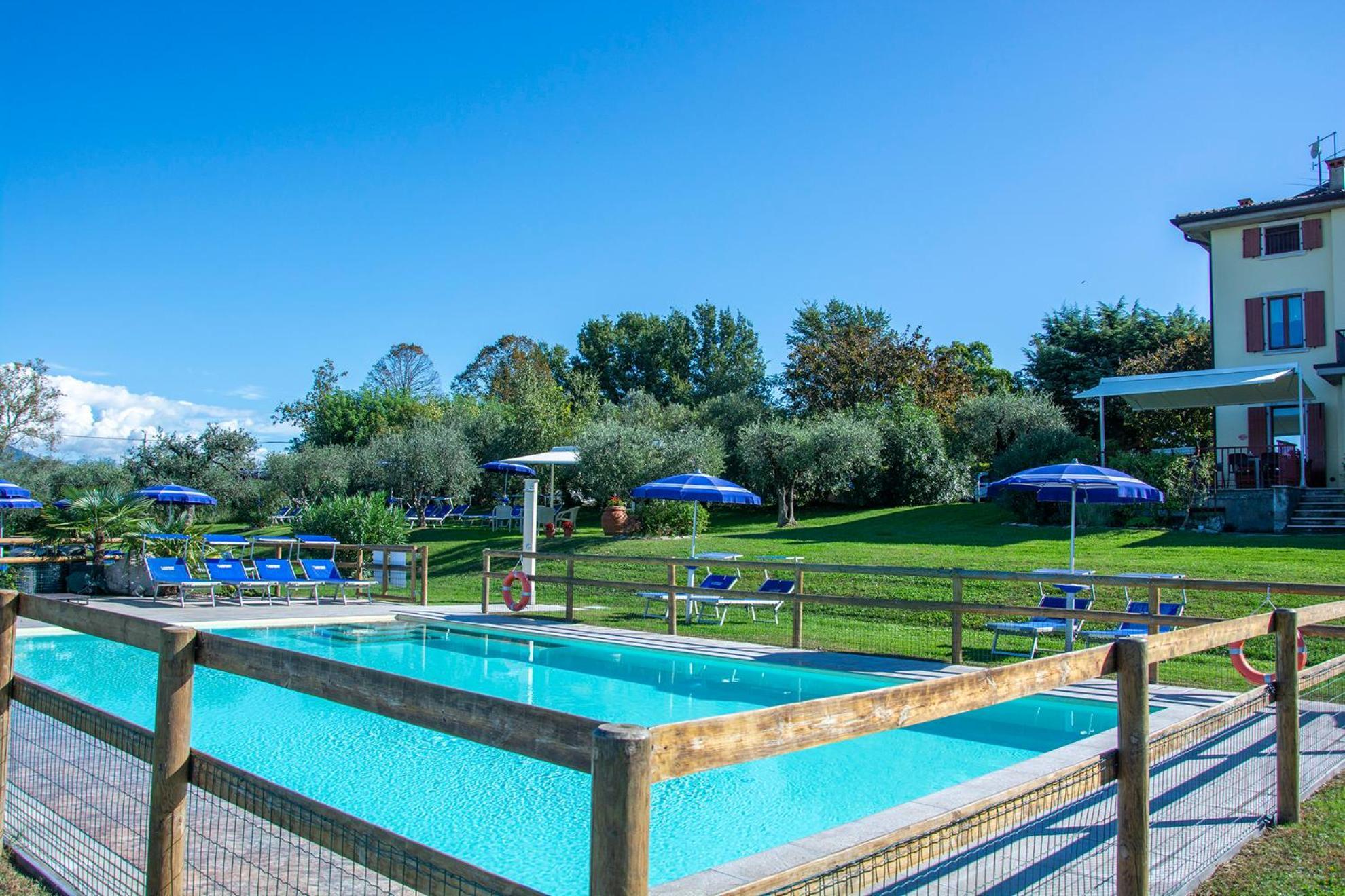 Agriturismo Il Giardino Degli Ulivi Лацизе Екстер'єр фото
